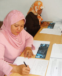 Llevar a los estudiantes por el camino de una vida libre de drogas requiere sesiones de entrenamiento de profesores, como ocurrió en Indonesia en el Seminario de Educadores de la Fundación Por un Mundo Libre de Drogas